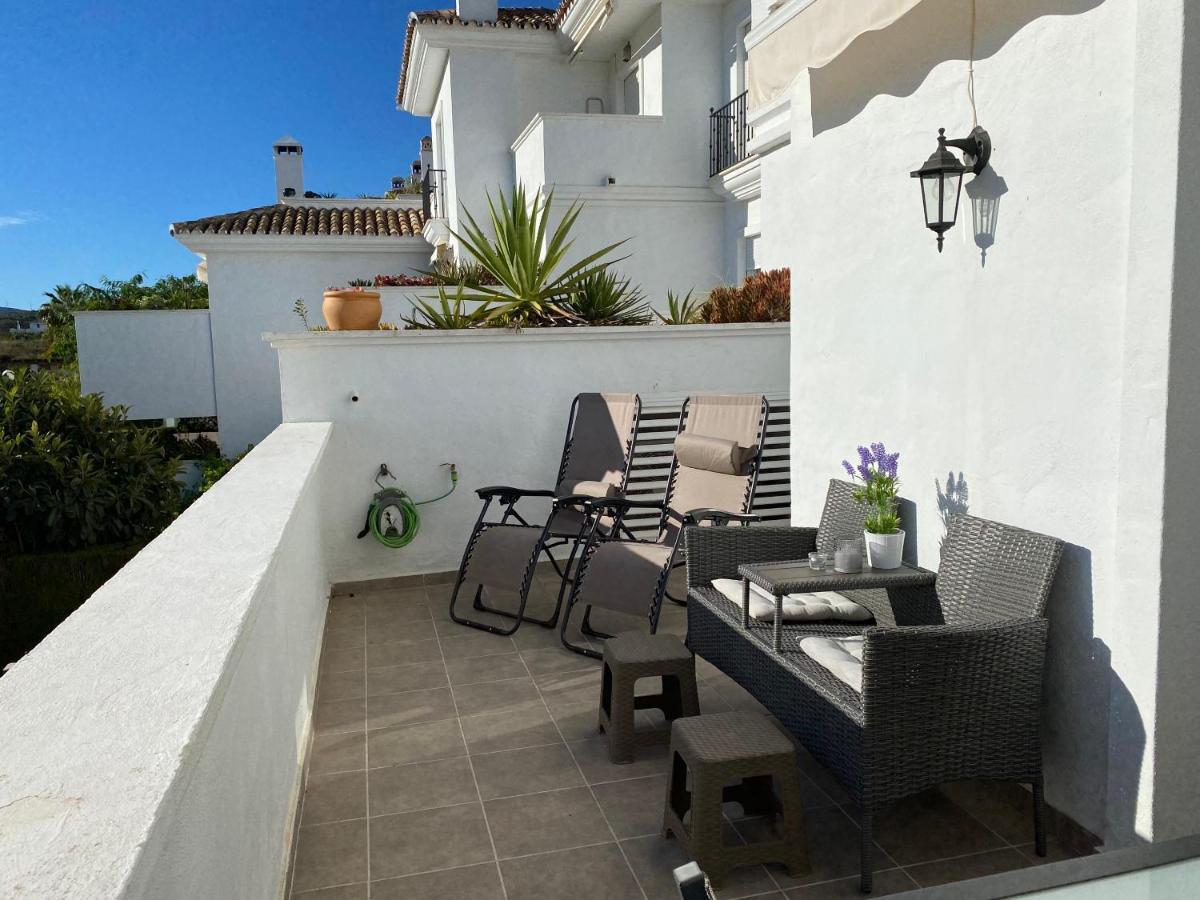 Bahia De Casares Apartment Estepona Ngoại thất bức ảnh