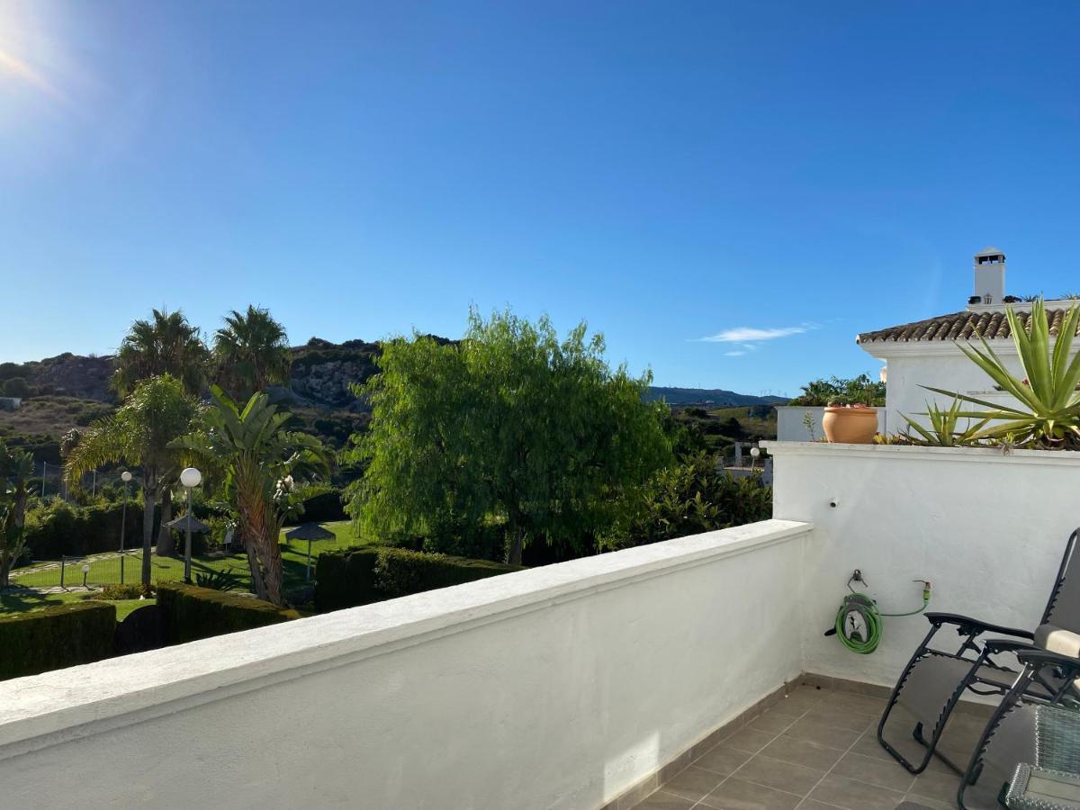 Bahia De Casares Apartment Estepona Ngoại thất bức ảnh