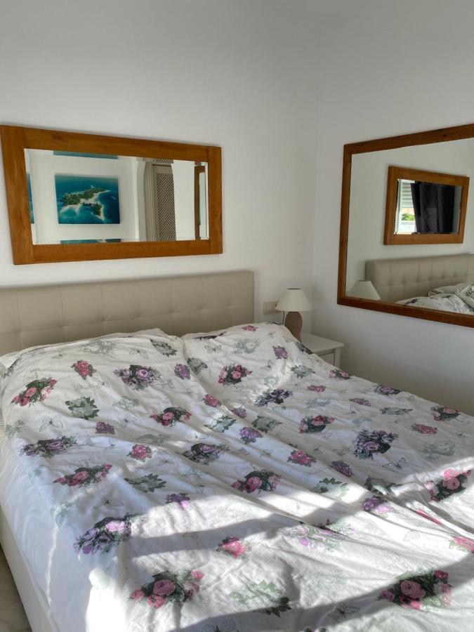 Bahia De Casares Apartment Estepona Ngoại thất bức ảnh