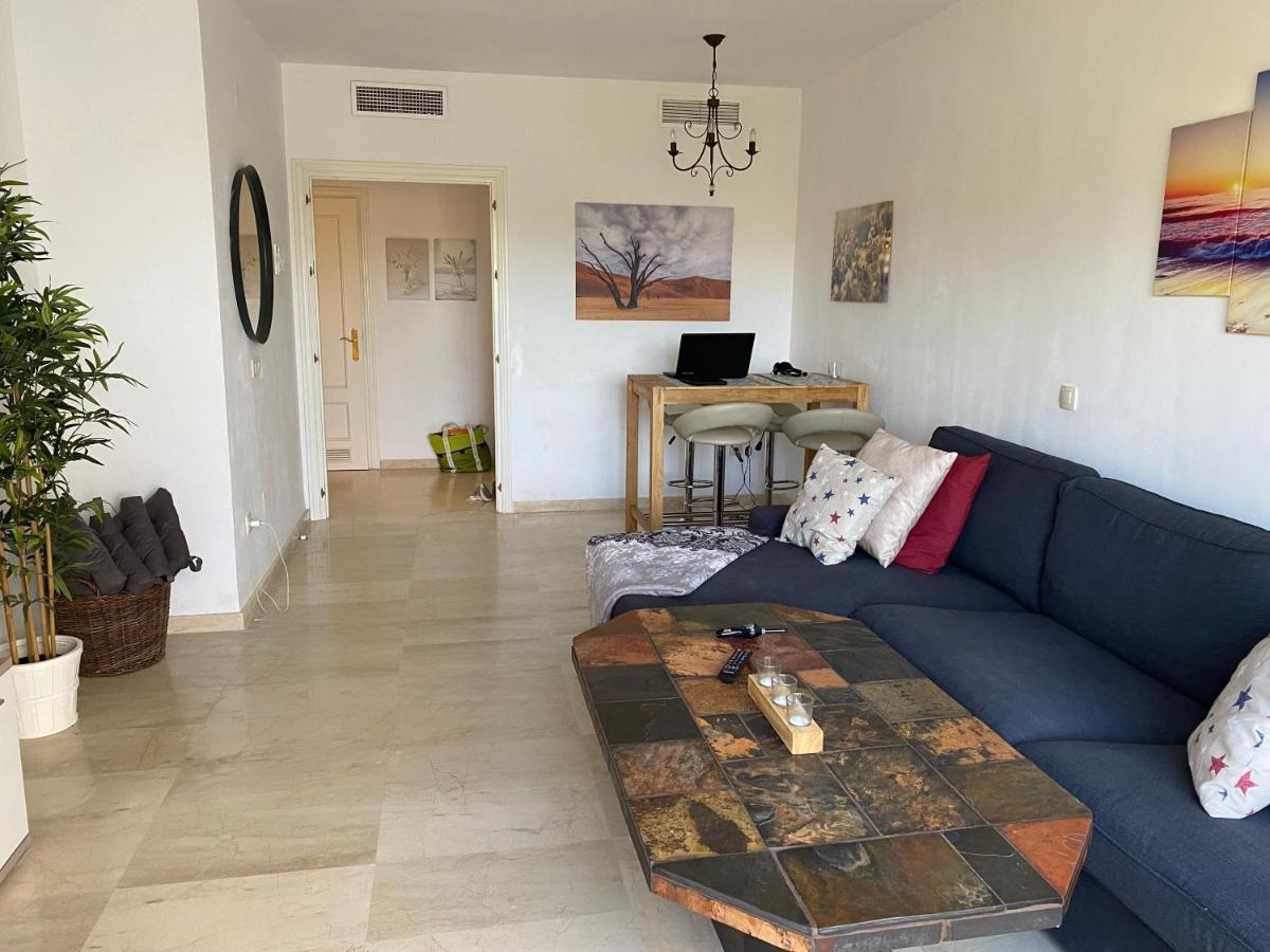 Bahia De Casares Apartment Estepona Ngoại thất bức ảnh