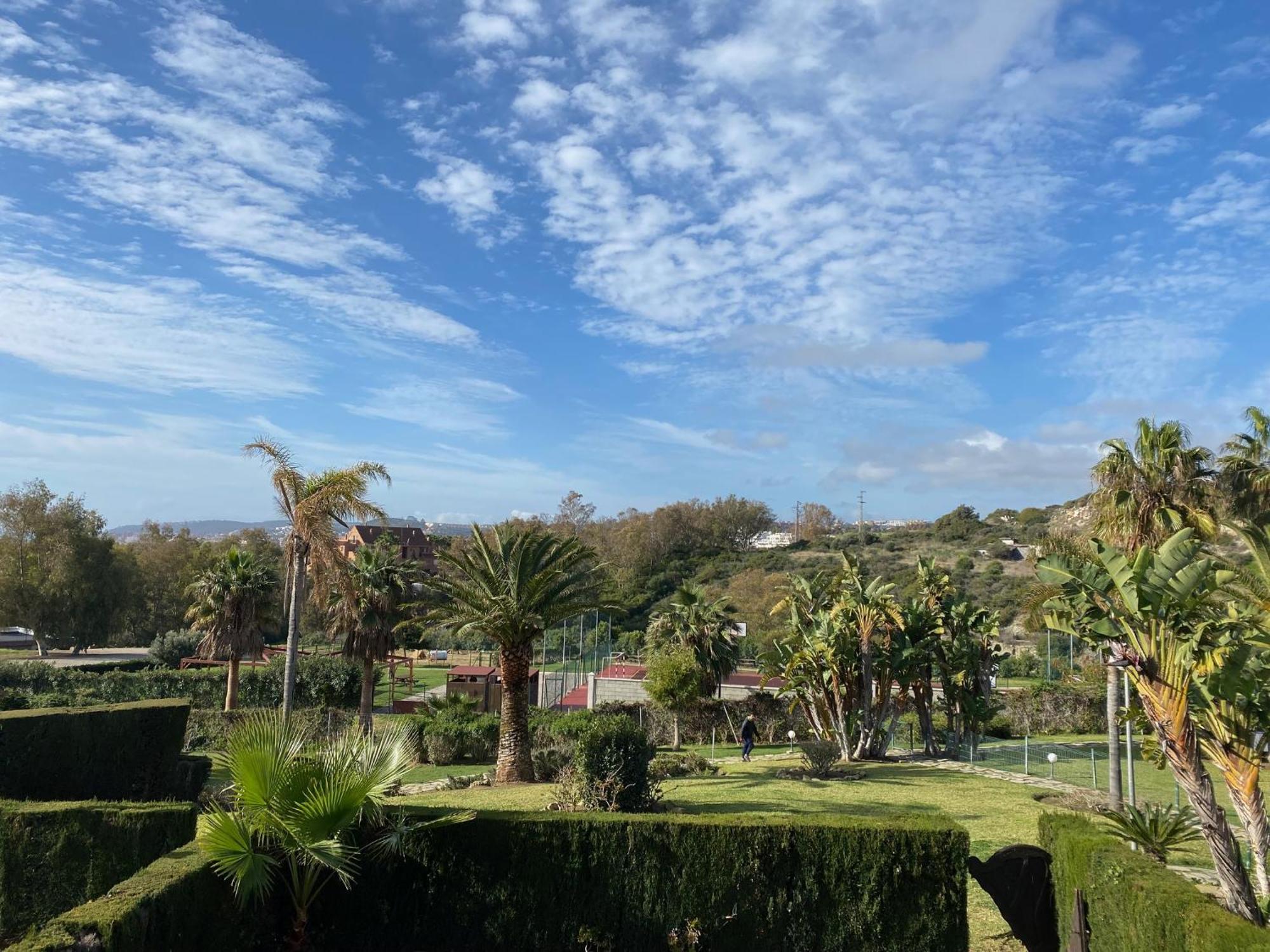Bahia De Casares Apartment Estepona Ngoại thất bức ảnh
