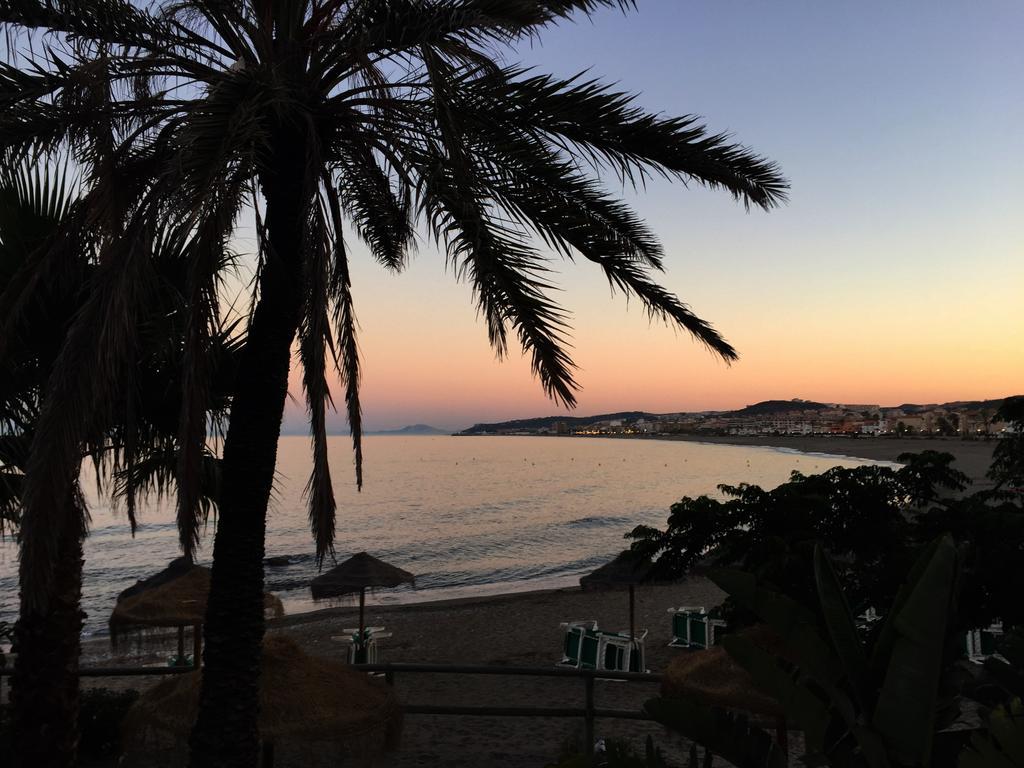 Bahia De Casares Apartment Estepona Phòng bức ảnh
