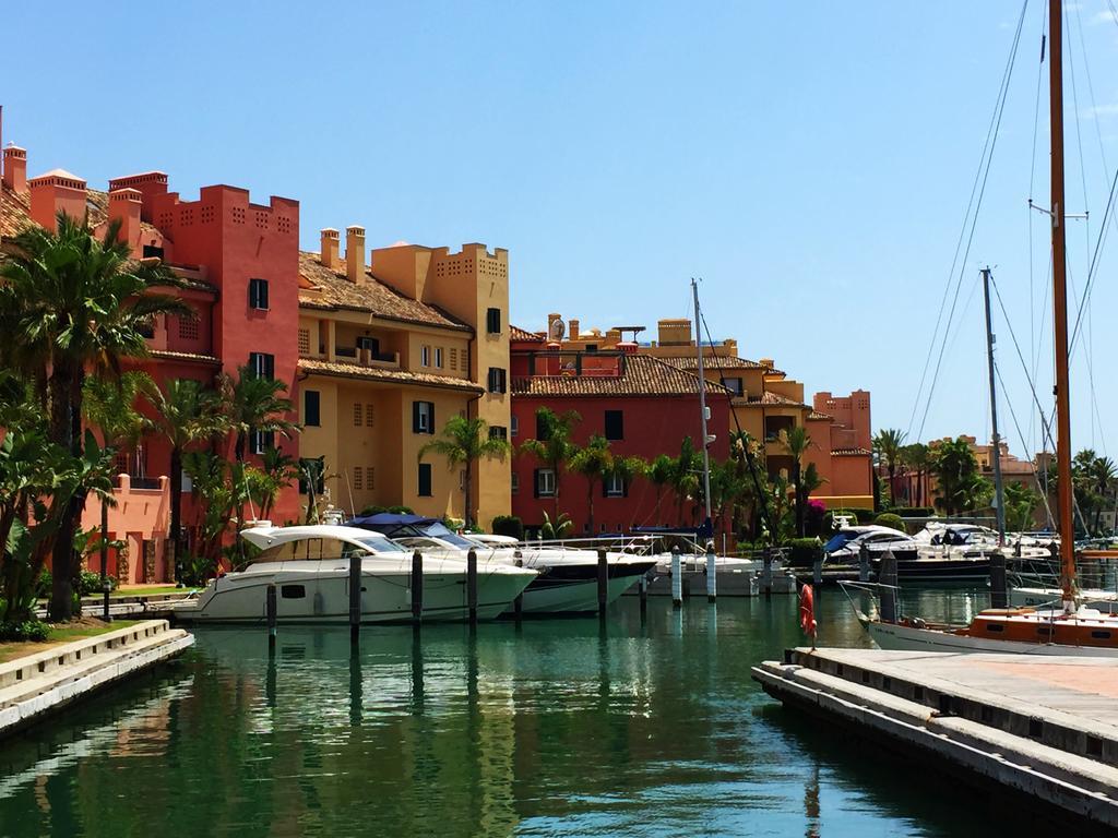 Bahia De Casares Apartment Estepona Phòng bức ảnh
