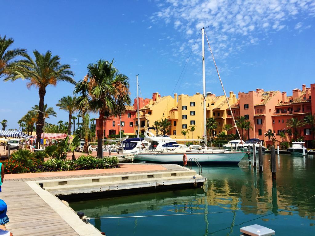 Bahia De Casares Apartment Estepona Phòng bức ảnh