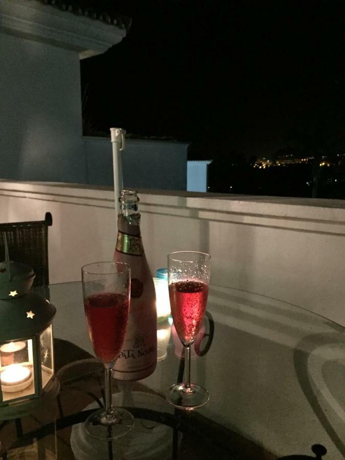 Bahia De Casares Apartment Estepona Ngoại thất bức ảnh